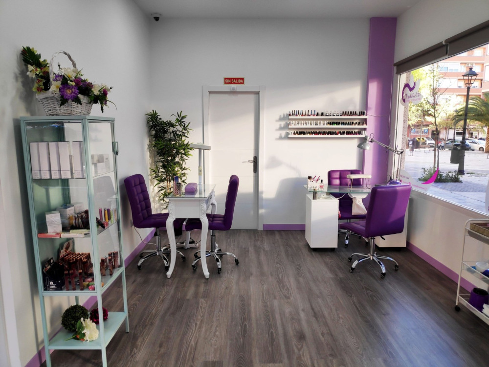 Centro-de-belleza-Mi-Estetika-10-Zona-manicura-scaled