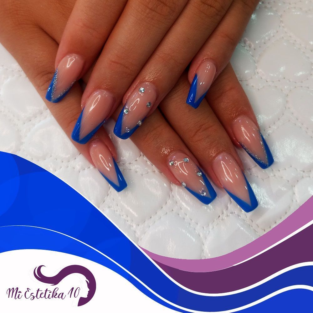 Unas-acrilicas-italianas-dobles-azules