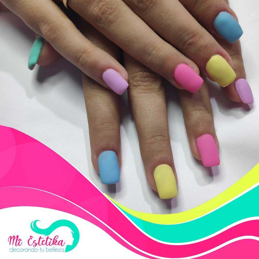 Unas-acrilicas-colores-pastel-mate