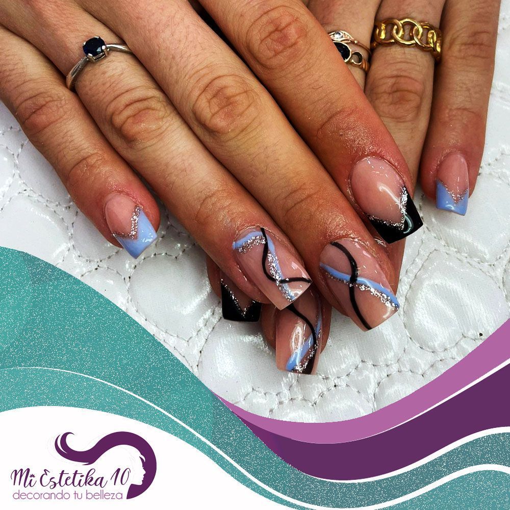 Unas-acrilicas-italianas-azules-y-negras