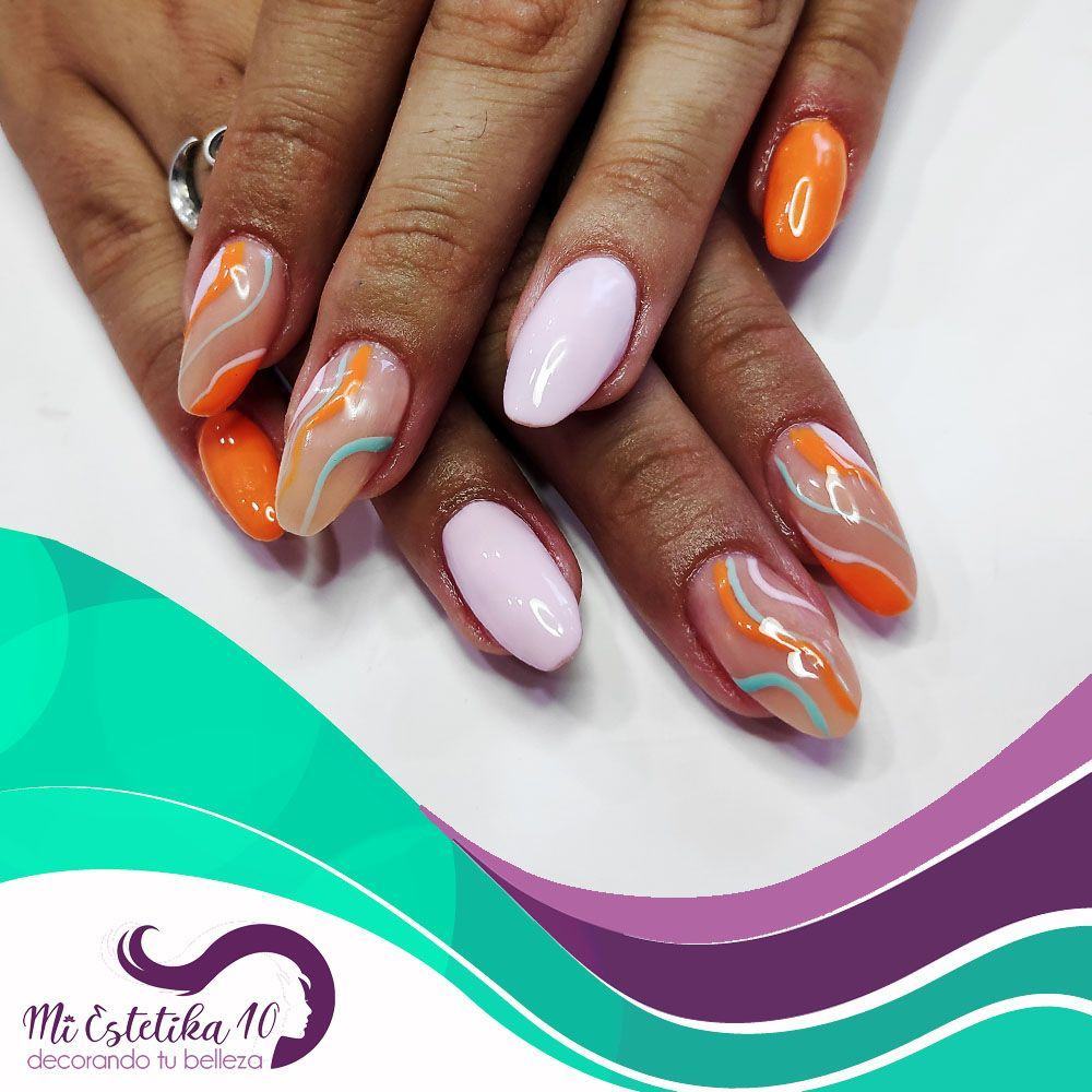 Unas-acrilicas-blancas-naranjas-y-turquesas