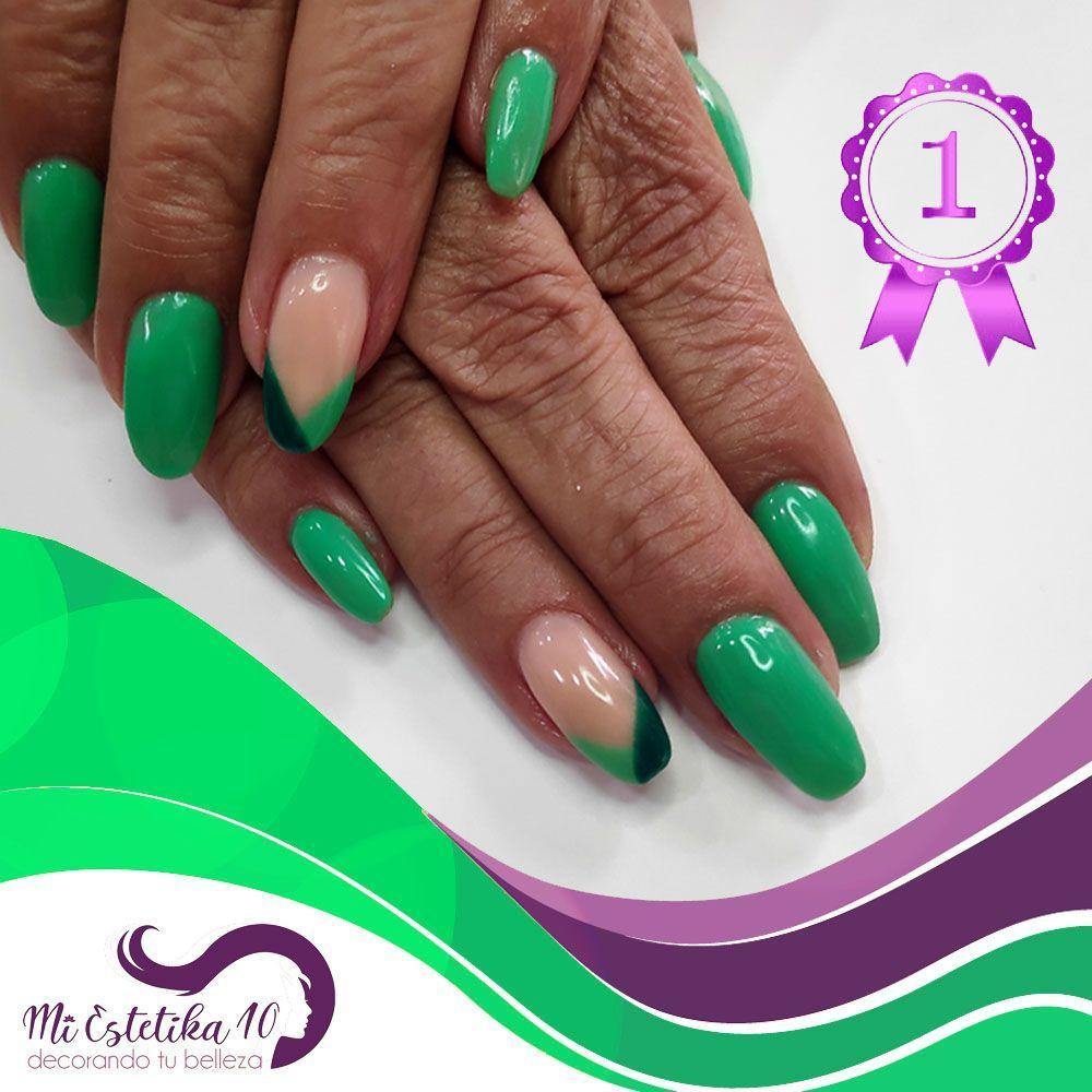 Unas-acrilicas-italianas-verdes