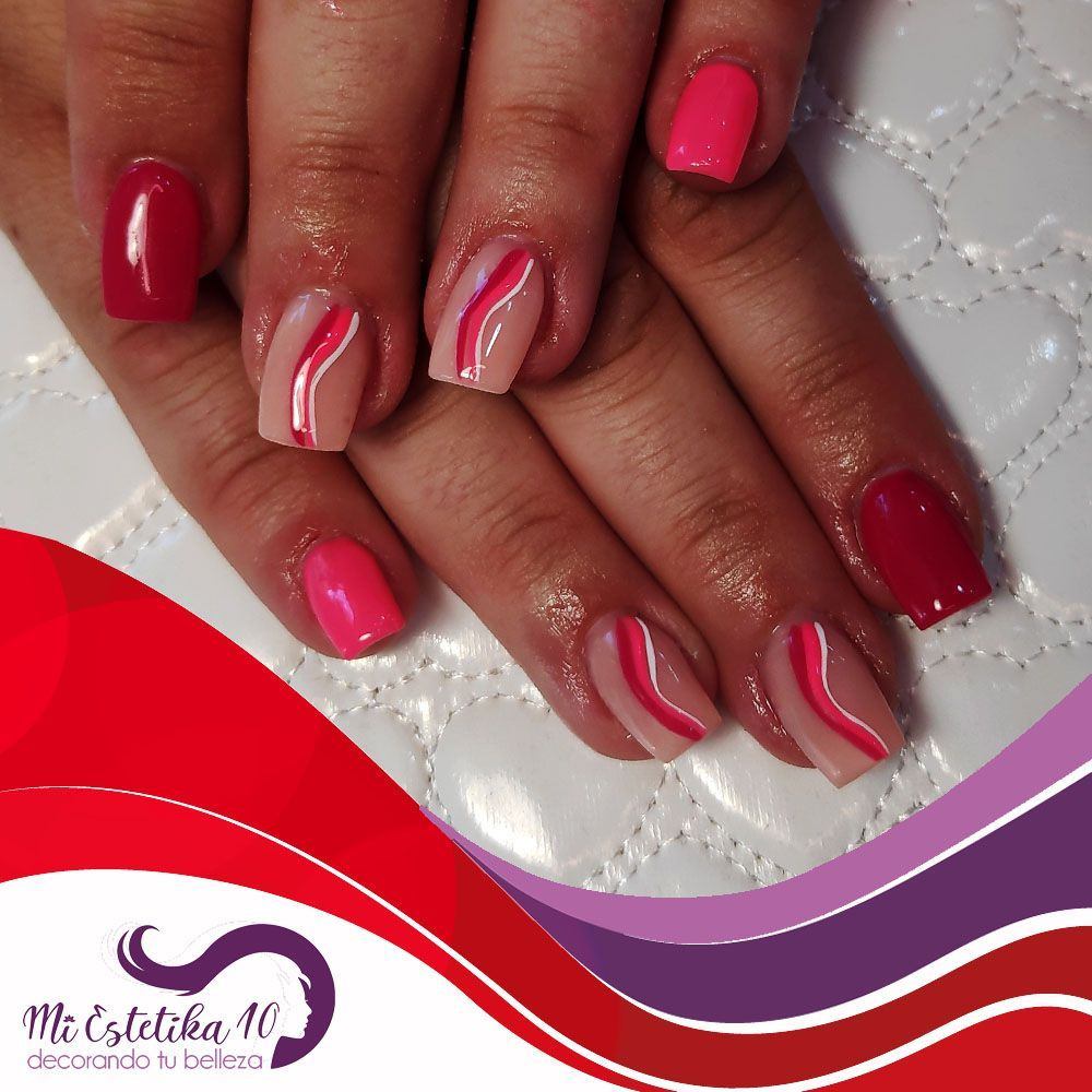 Unas-acrilicas-rojas-y-burdeos-con-ondas