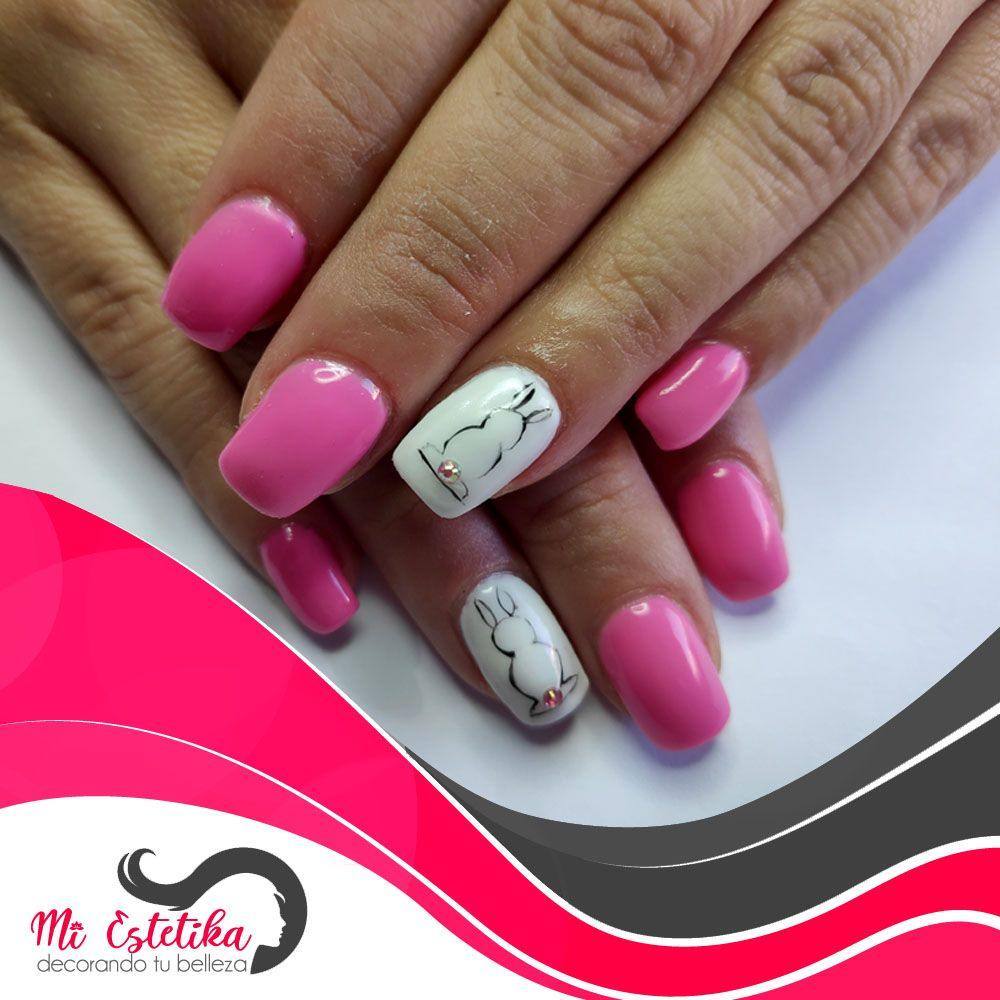 unas-acrilicas-rosas-con-conejitos