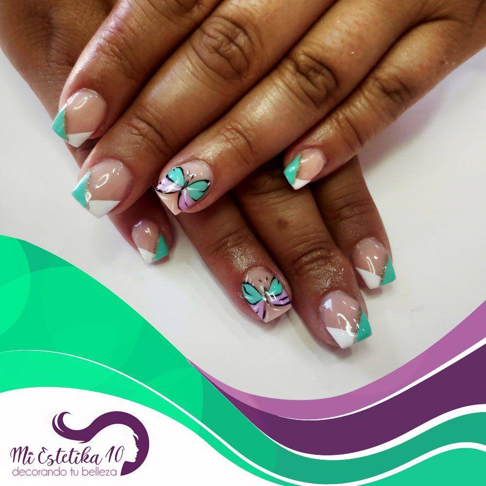 Unas-acrilicas-italianas-con-decoracion-de-mariposas