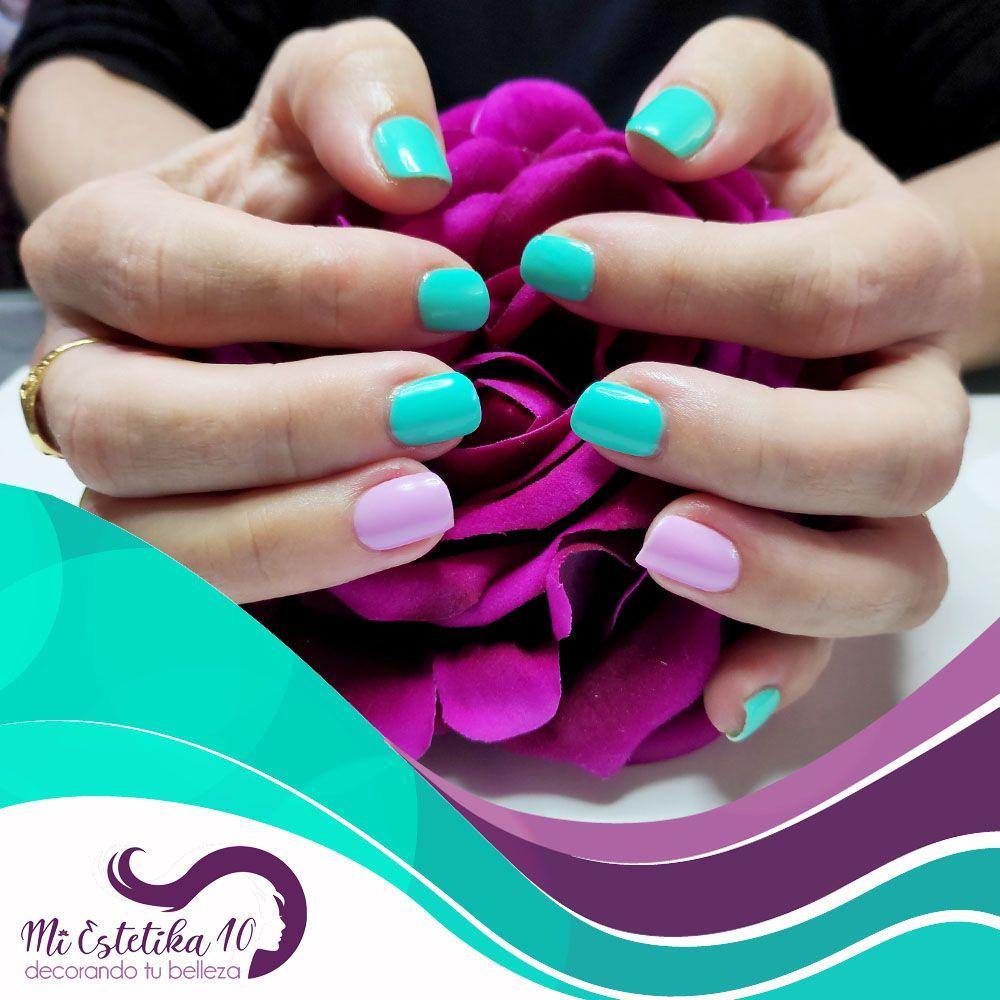 Unas-semipermanentes-lilas-y-azules-turquesa