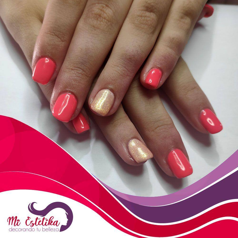 Unas-permanentes-coral-y-champgne-con-purpurina